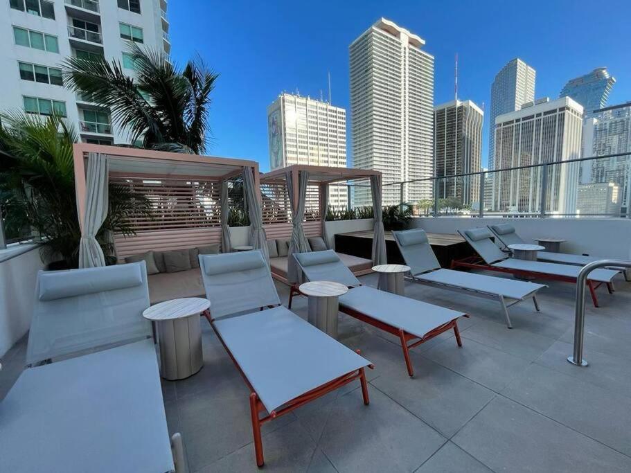 Downtown Elegance. 17th Floor Yotelpad Apartamento Miami